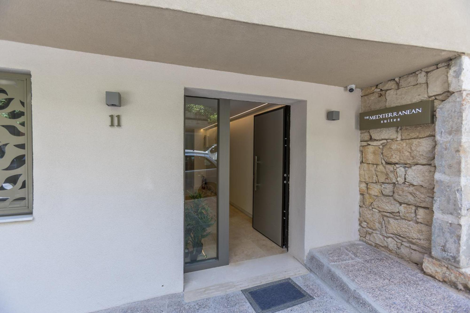 The Mediterranean Suites Pireu Exterior foto