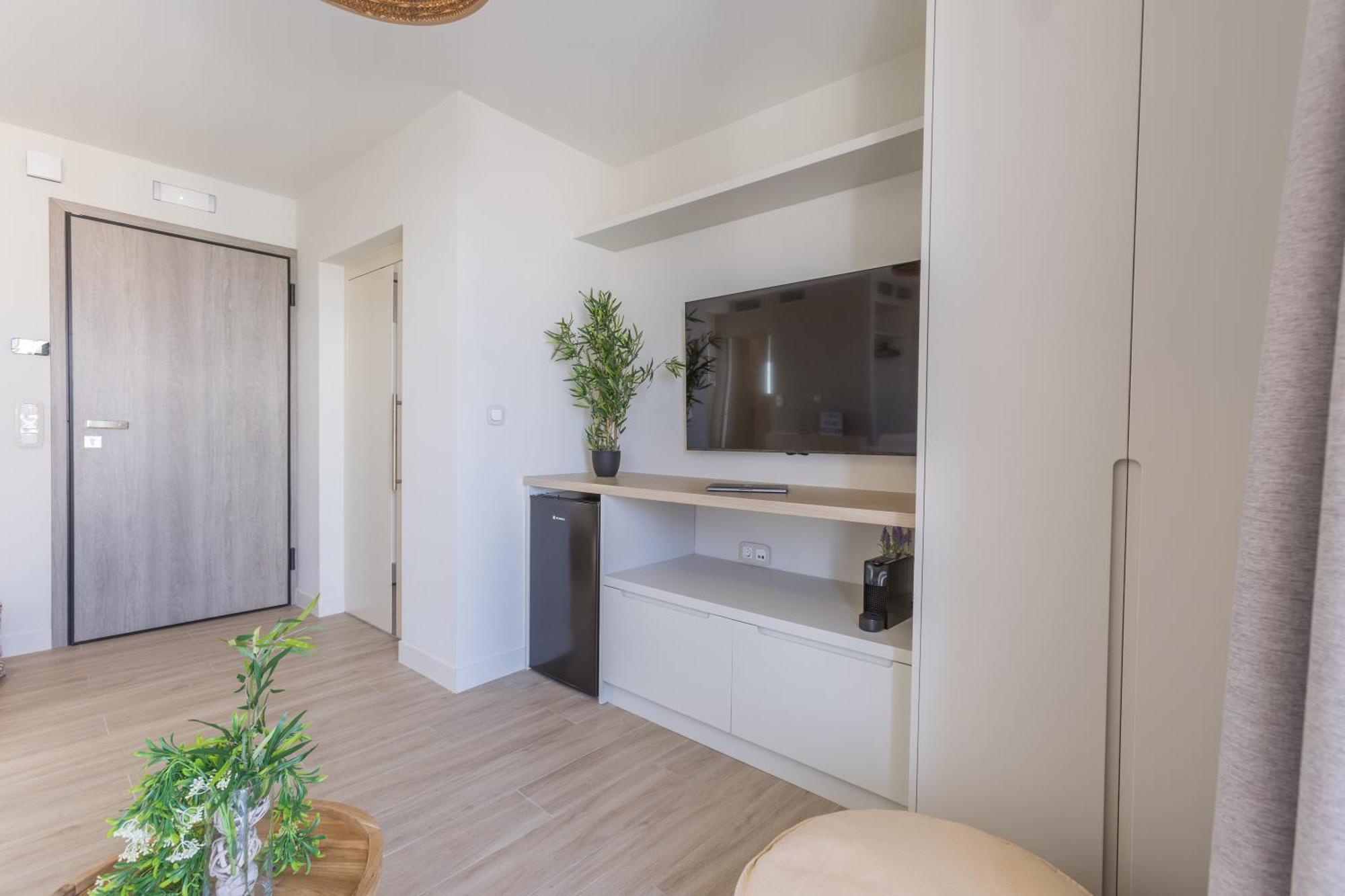 The Mediterranean Suites Pireu Exterior foto
