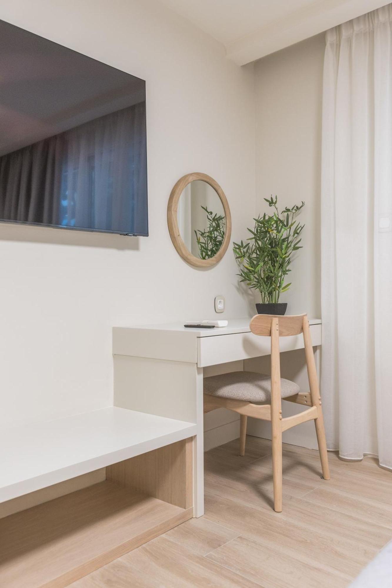 The Mediterranean Suites Pireu Exterior foto